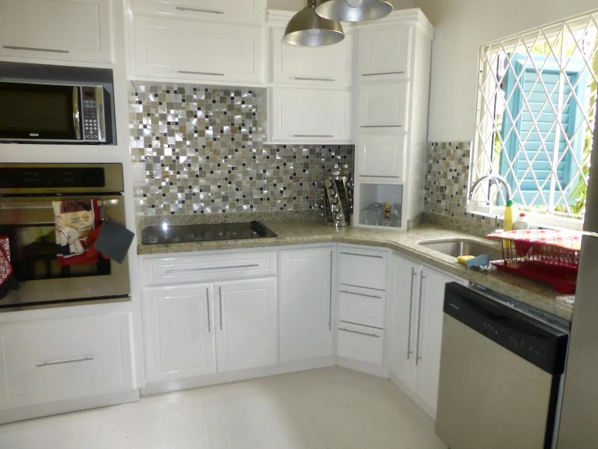 Rockley Golf Club, 2 Bed 2 Bath Pool, Tennis, Golf, Bar & Restaurant! Apartment Bridgetown