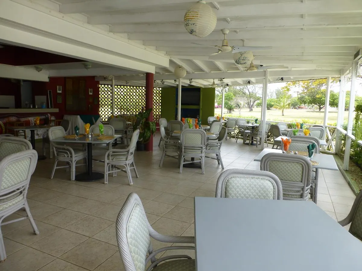 Rockley Golf Club, 2 Bed 2 Bath Pool, Tennis, Golf, Bar & Restaurant! Apartment Bridgetown